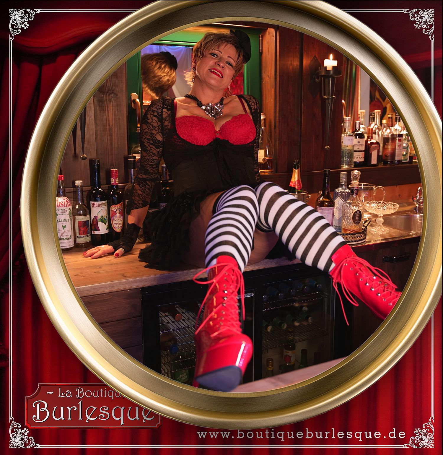 Fotosession in der Absinthbar im Salon der Spielerspelunke