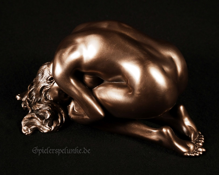 akt bronze erotik figur frau nackt am boden kniend stirn auf dem boden kowtow boutiqueburlesque