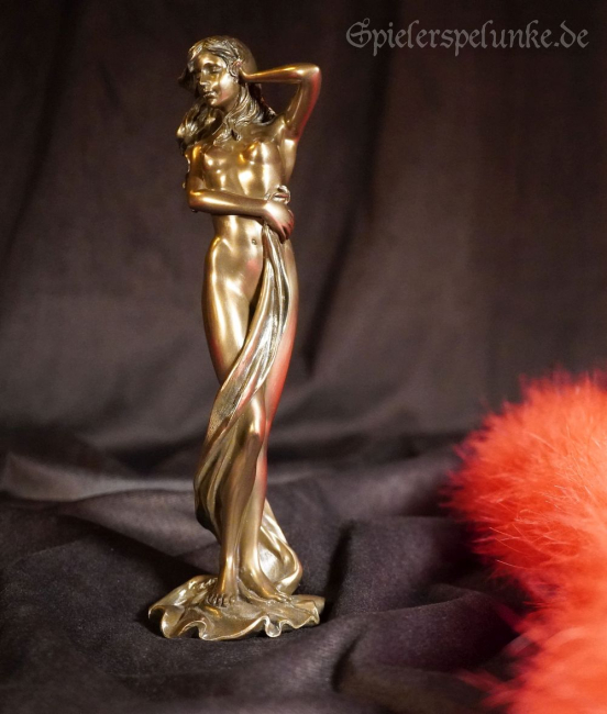 akt bronze erotik figur frau nackt stehend lässt tuch fallen