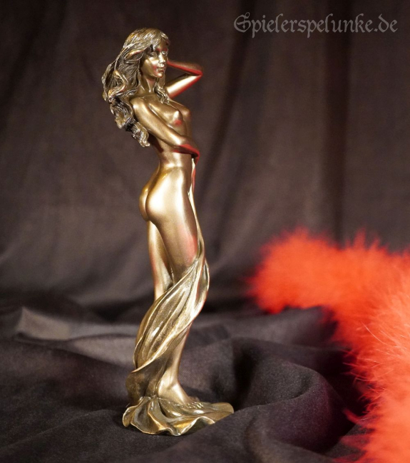 akt bronze erotik figur frau nackt stehend lässt tuch fallen