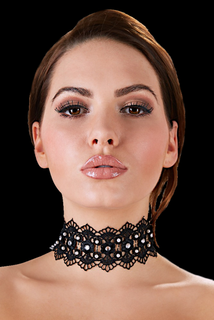 gestricktes halsband schwarz mit perlen und strasssteinchen boutiqueburlesque